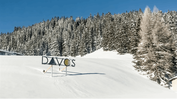 Oil Chiefs at Davos Debate Tougher CO2 Cuts
