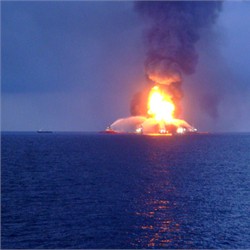 Distant View Deepwater Horizon (Apr 21)