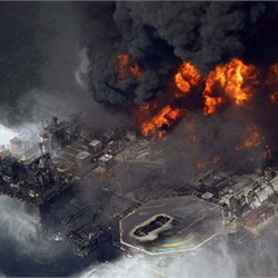 Deepwater Horizon Deck Burning (Apr 22)