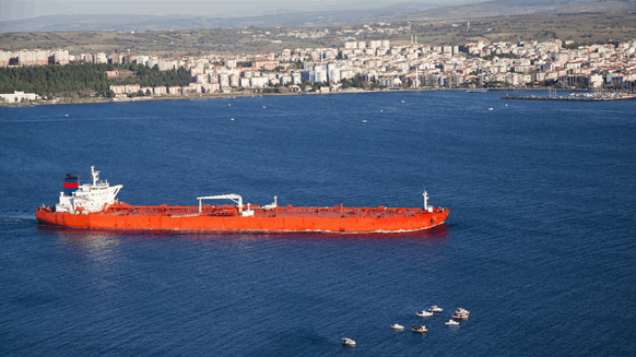 Total to Charter its First LNG-Powered VLCCs