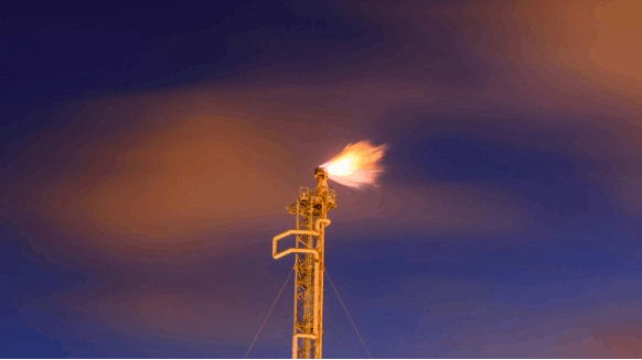 Big Fund Managers Urge Texas to Ban Most Flaring