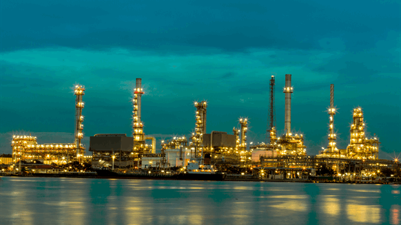 Gulf Coast Refineries May Need Weeks to Recover