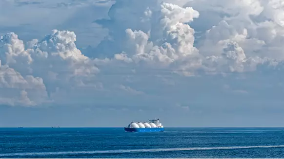 Gas Ships Divert from China to Europe - Vimarsana News