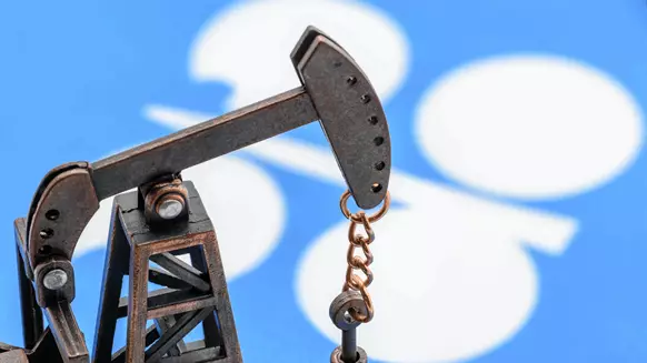 OPEC+ Seen Sticking With Supply Plan 
