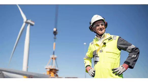 Norwegian Prime Minister Visits Hywind Tampen Construction Base - Vimarsana News