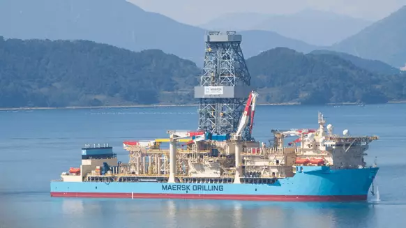 Shell Names Maersk Viking Floater Of The Year - Vimarsana News