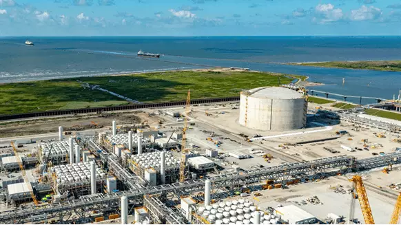 Venture Global Signs 20-Year LNG Sales Deal With Chevron