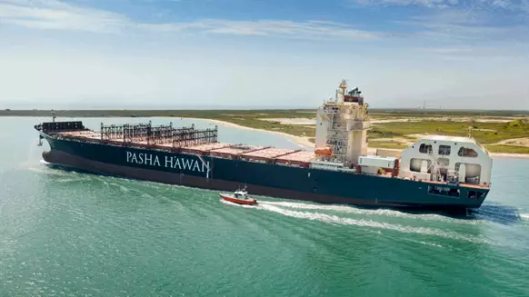 Keppel Delivers First LNG-Fueled Containership To Pasha Hawaii