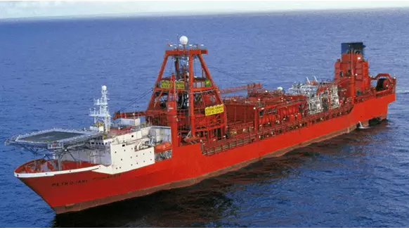 Union Concerned Over Crew Safety Aboard FPSO Under Tow