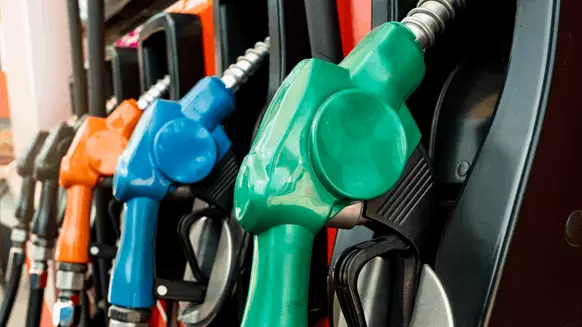 USA Pump Prices Slump Toward $4 a Gallon