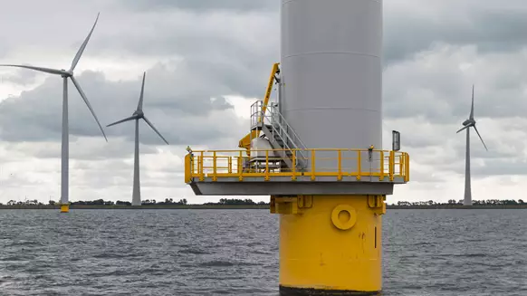 Big Oil To Go Deep Into Trillion-Dollar Offshore Wind Industry