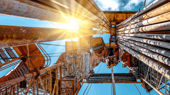 Shortage of Frack Gear Helps Hold Back USA Oil Production - Vimarsana News