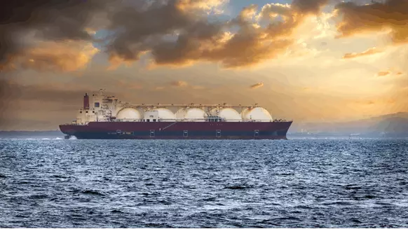 Germany Secures 1 Tanker of Gas During Scholz Gulf Tour