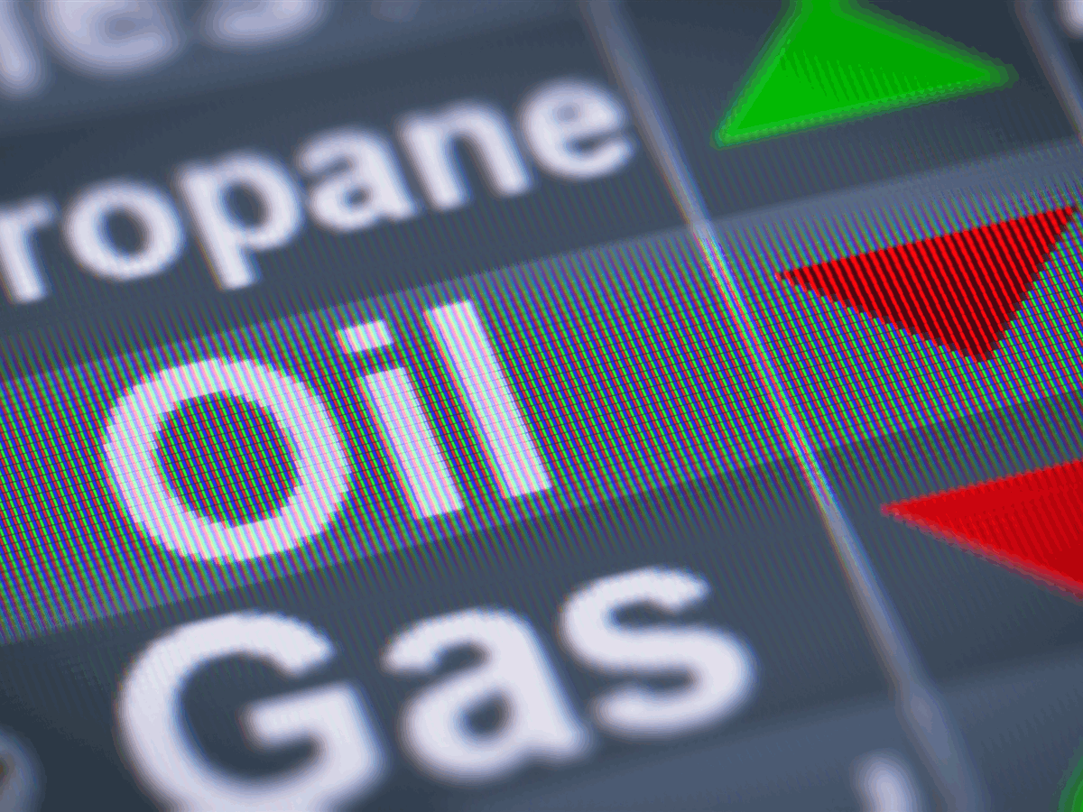 Cheap Gas Holds Back MENA Renewables Growth: Think Tank | Rigzone