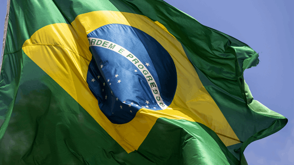 FSO Pargo segue rumo ao Brasil