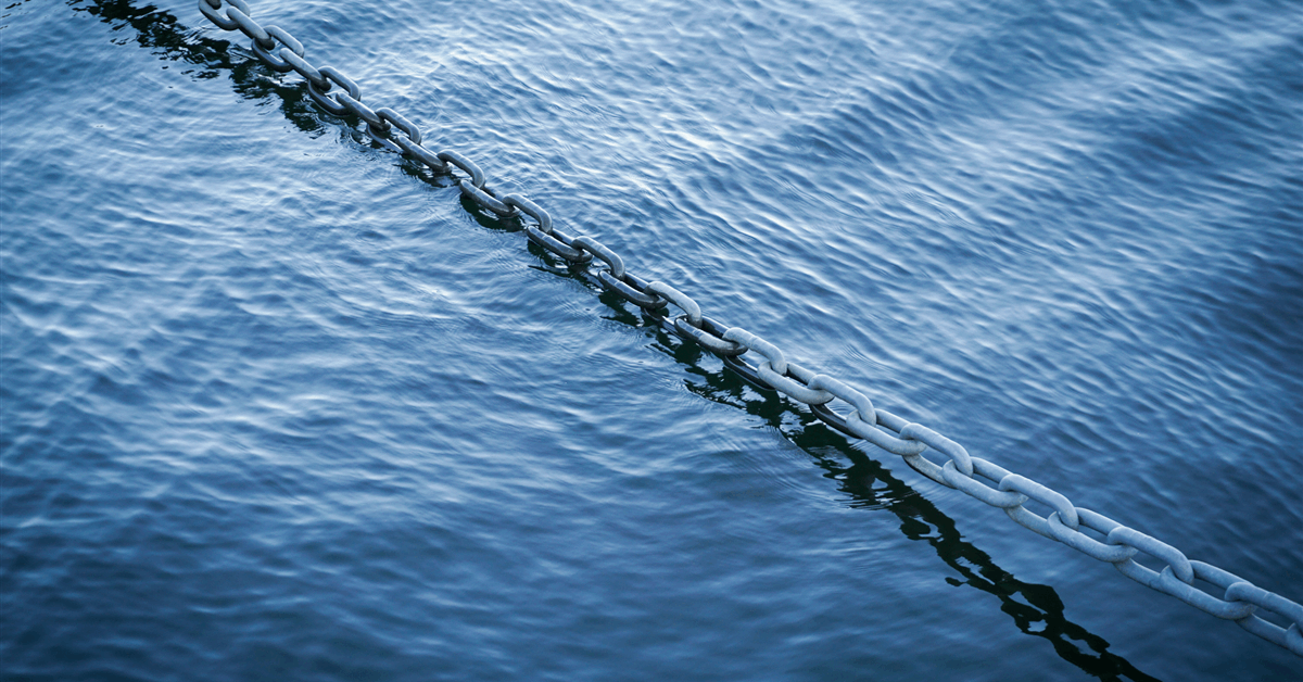 Hormuz at Standstill as US Seizes Iran Vessel