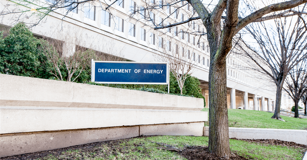 NextEra Energy Seals $1.9B DOE Loan to Restart Iowa Nuclear Plant