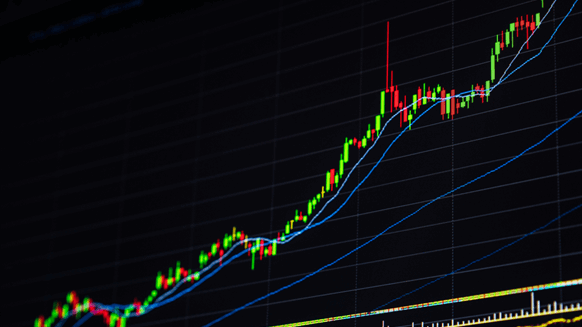 Brent Crude Jumps to $102 on US Middle East Buildup
