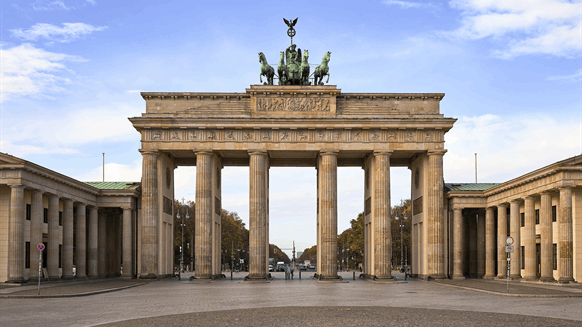 Report Says Germany Risks Wasting Billions on LNG Projects - Vimarsana News