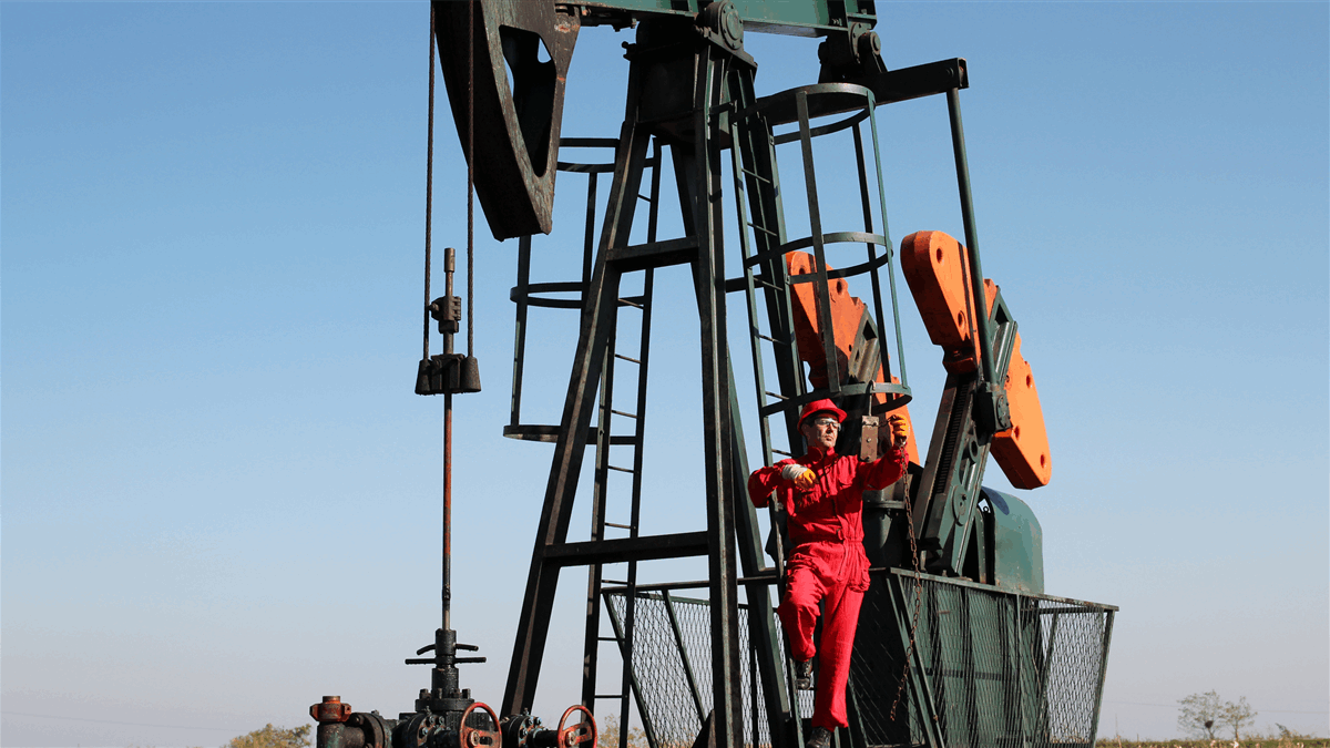 Shale Worker Pay Growth Slows | Rigzone