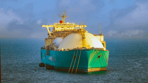 TotalEnergies Extends LNG Provide Settlement with CNOOC by 5 Years