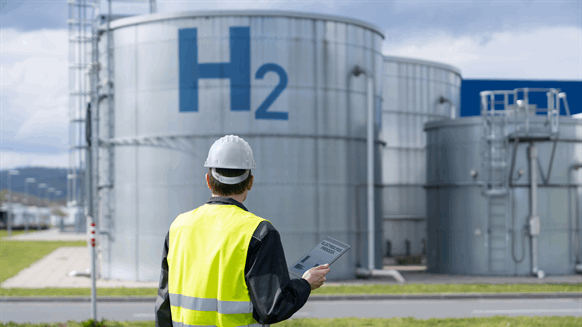 Europe's First Hydrogen-Ready Power Plant Planned at Stanlow Refinery