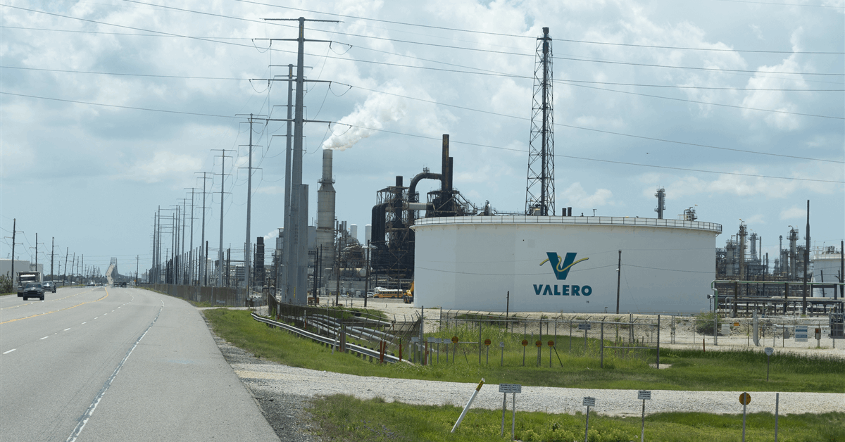 Valero Offers $850MM Debt Instrument Sale